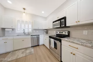 Photo #2: 6880641 Listing 