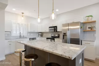 Photo #3: 6880641 Listing 