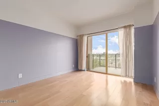 Photo #4: 6880713 Listing