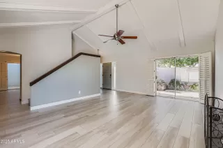 Photo #5: 6880717 Listing 