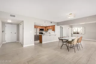 Photo #5: 6880738 Listing