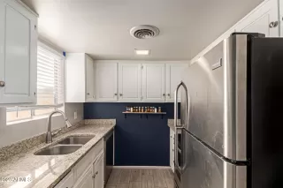 Photo #6: 6880891 Listing