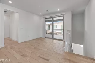 Photo #3: 6880952 Listing 