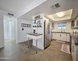 Photo #5: 6880986 Listing 