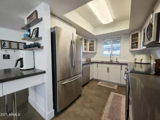 Photo #6: 6880986 Listing 