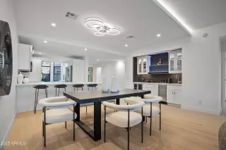 Photo #2: 6881129 Listing