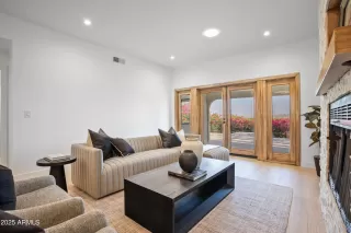 Photo #3: 6881129 Listing