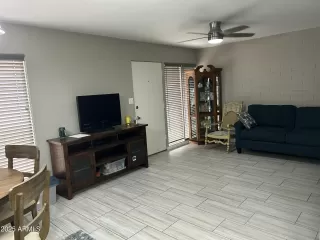 Photo #5: 6881134 Listing