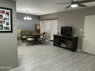 Photo #6: 6881134 Listing