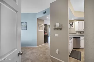 Photo #5: 6881160 Listing 