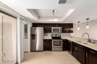 Photo #1: 6881251 Listing 