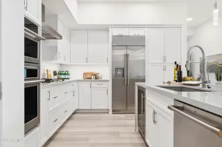 Photo #2: 6881378 Listing