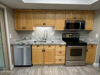 Photo #6: 6881449 Listing