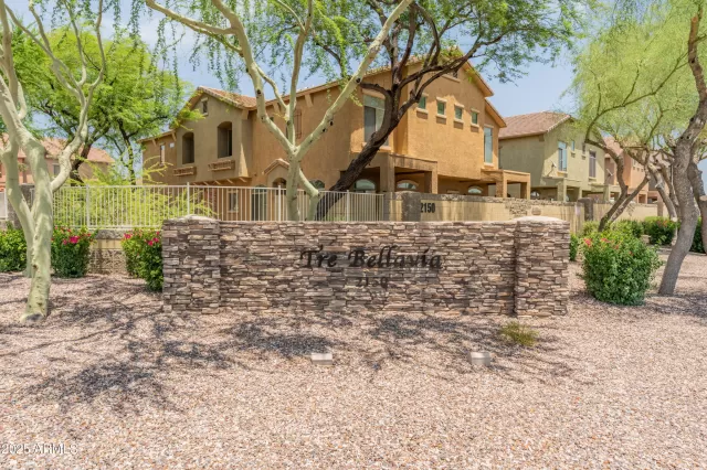 MLS: 6881461 Condo For Sale