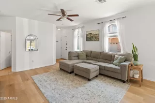 Photo #3: 6881461 Listing 