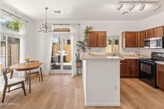 Photo #5: 6881461 Listing 