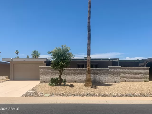 MLS: 6881491 Condo For Sale