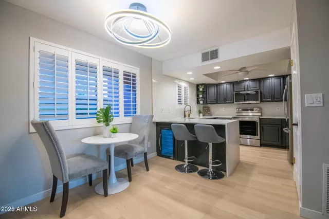 MLS: 6881558 Condo For Sale