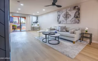 Photo #5: 6881558 Listing 