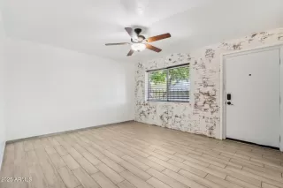 Photo #5: 6881640 Listing 