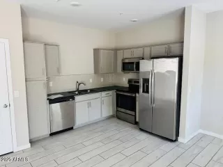 Photo #3: 6881662 Listing