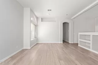 Photo #3: 6881804 Listing 