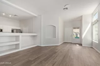 Photo #6: 6881804 Listing 