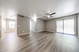 Photo #6: 6881873 Listing 