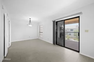 Photo #5: 6881981 Listing 