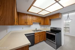 Photo #6: 6881981 Listing 