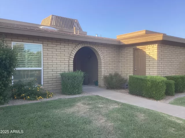 MLS: 6882045 Condo For Sale