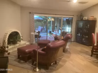 Photo #6: 6882045 Listing