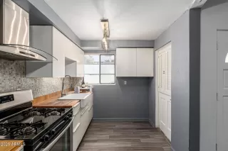 Photo #1: 6882297 Listing