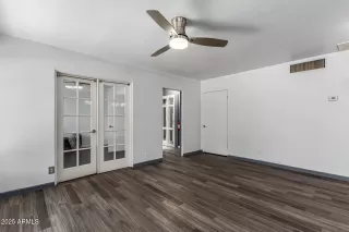 Photo #6: 6882297 Listing