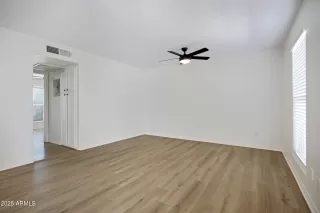 Photo #6: 6882341 Listing 