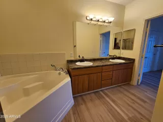 Photo #6: 6882344 Listing