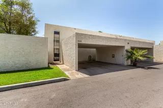 Photo #4: 6882438 Listing