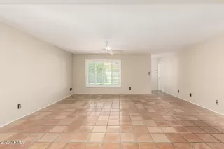 Photo #4: 6882450 Listing