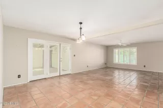 Photo #6: 6882450 Listing