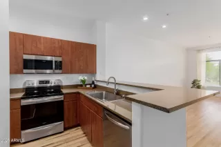 Photo #2: 6882519 Listing 