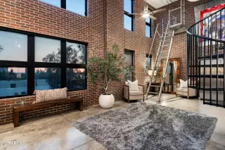 Photo #4: 6882606 Listing