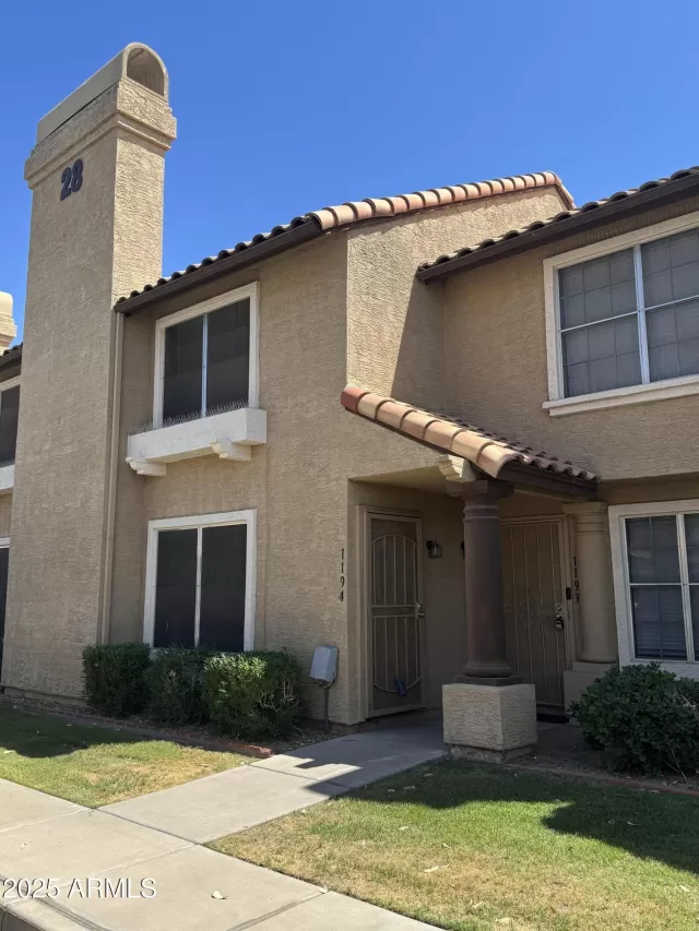 MLS: 6882789 Condo For Sale