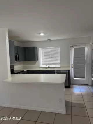 Photo #6: 6882789 Listing 