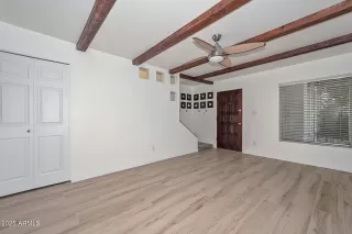 Photo #6: 6882801 Listing