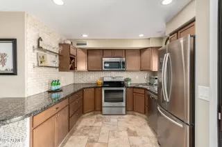 Photo #6: 6882824 Listing