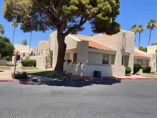 MLS: 6882930 Condo For Sale