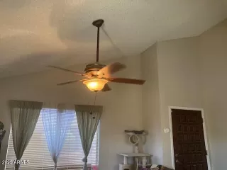 Photo #6: 6882930 Listing