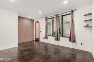 Photo #4: 6882941 Listing 