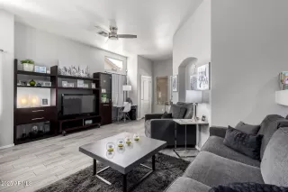 Photo #6: 6882944 Listing 