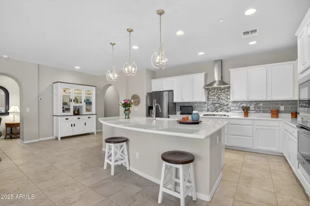 MLS: 6883077 Condo For Sale